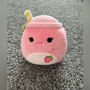 Strawberry smoothie Squishmallow